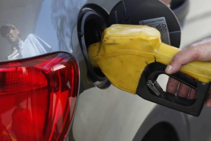 Carros movidos por gasolina podem ser proibidos no Brasil em 2060