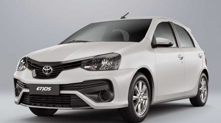 Toyota Etios 2021 tem nova central e começa em R$ 55.390